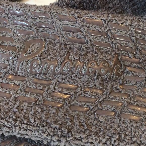 🍀2/$10☘️Pembrook Gripper socks, large gray, slipper socks set of 3 - Picture 5 of 7